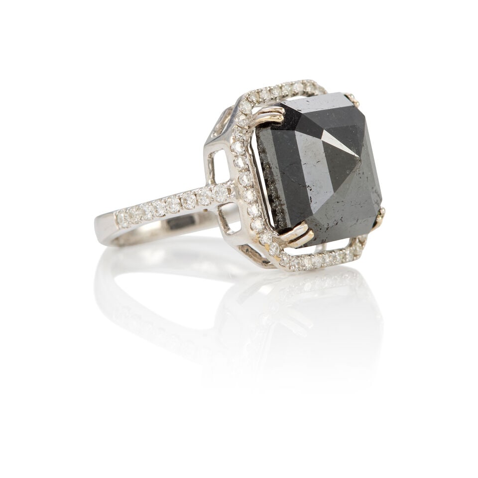 18K GOLD, BLACK DIAMOND, AND DIAMOND RING - 2