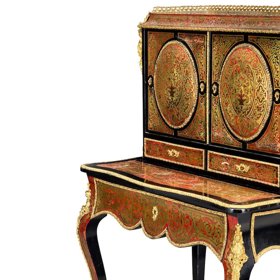 A French early 20th century ebonised, gilt metal mounted, red stained tortoiseshell and cut bras... - 2