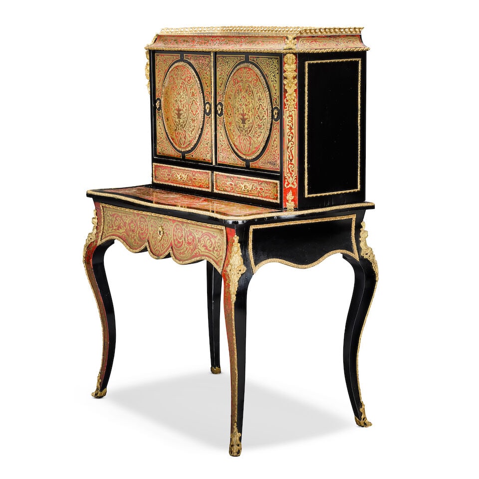 A French early 20th century ebonised, gilt metal mounted, red stained tortoiseshell and cut bras... - 3