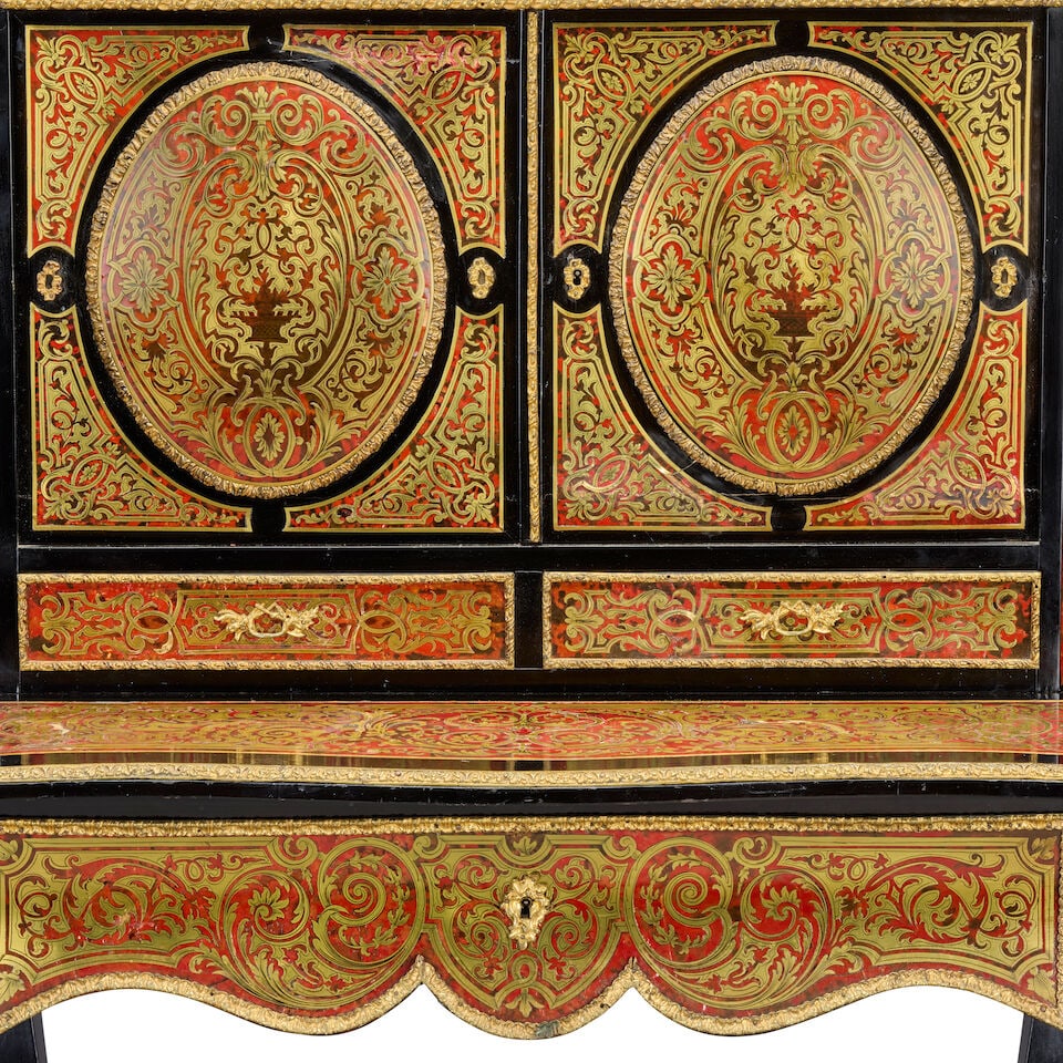 A French early 20th century ebonised, gilt metal mounted, red stained tortoiseshell and cut bras... - 4