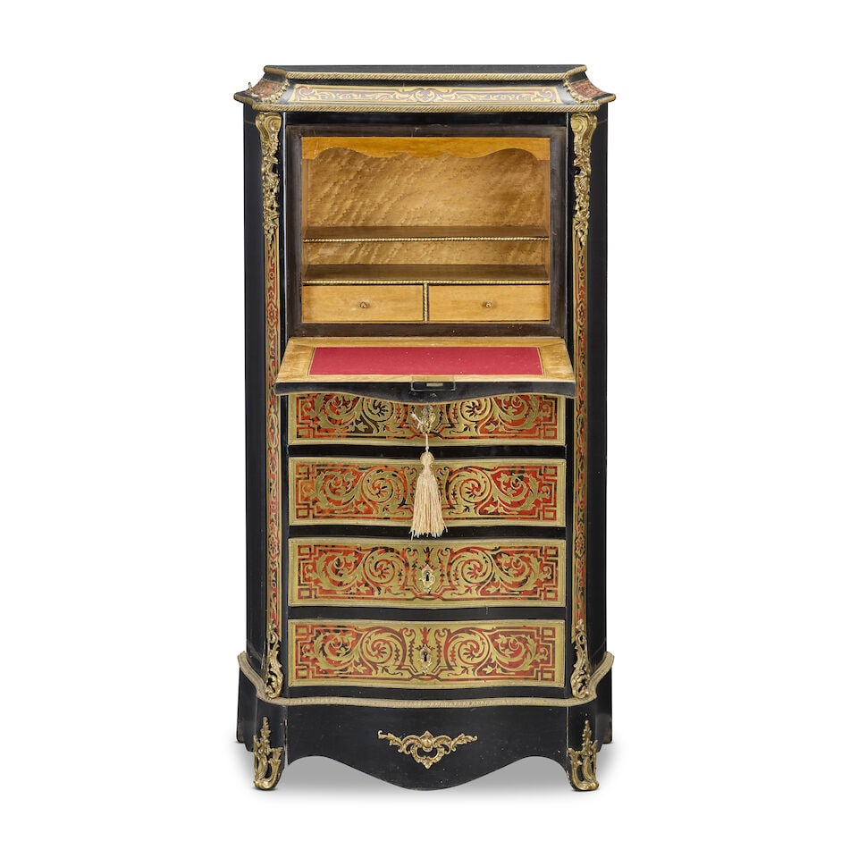 A French early 20th century ebonised, gilt metal mounted, red stained tortoiseshell and cut bras... - 3