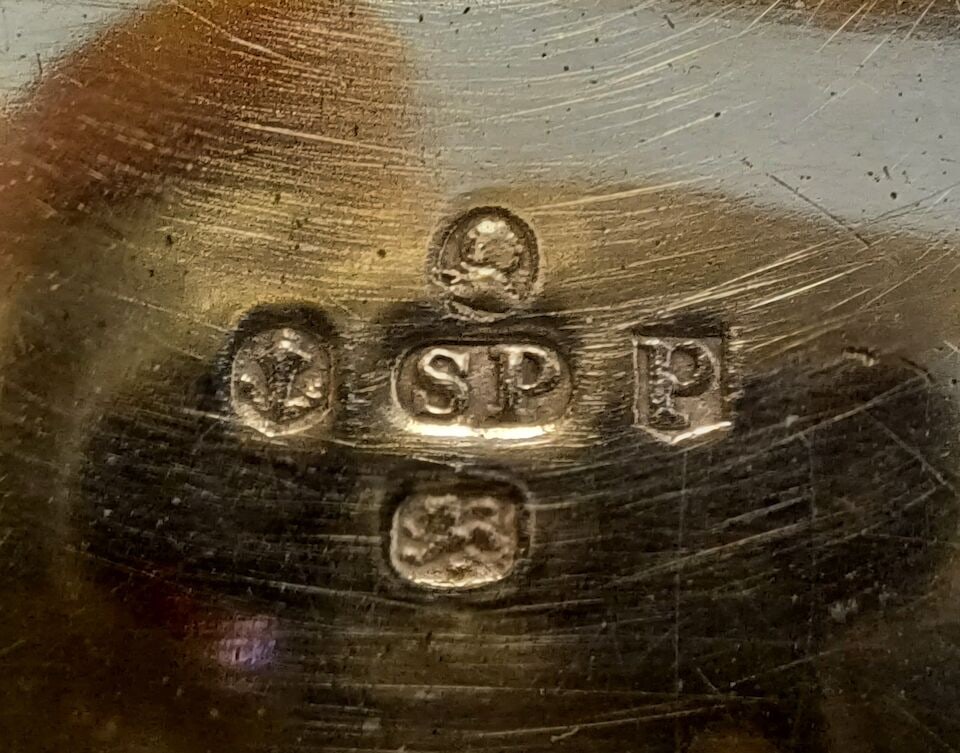 A George III silver-gilt mounted agate snuff box Samuel Pemberton, Birmingham 1813 - 2