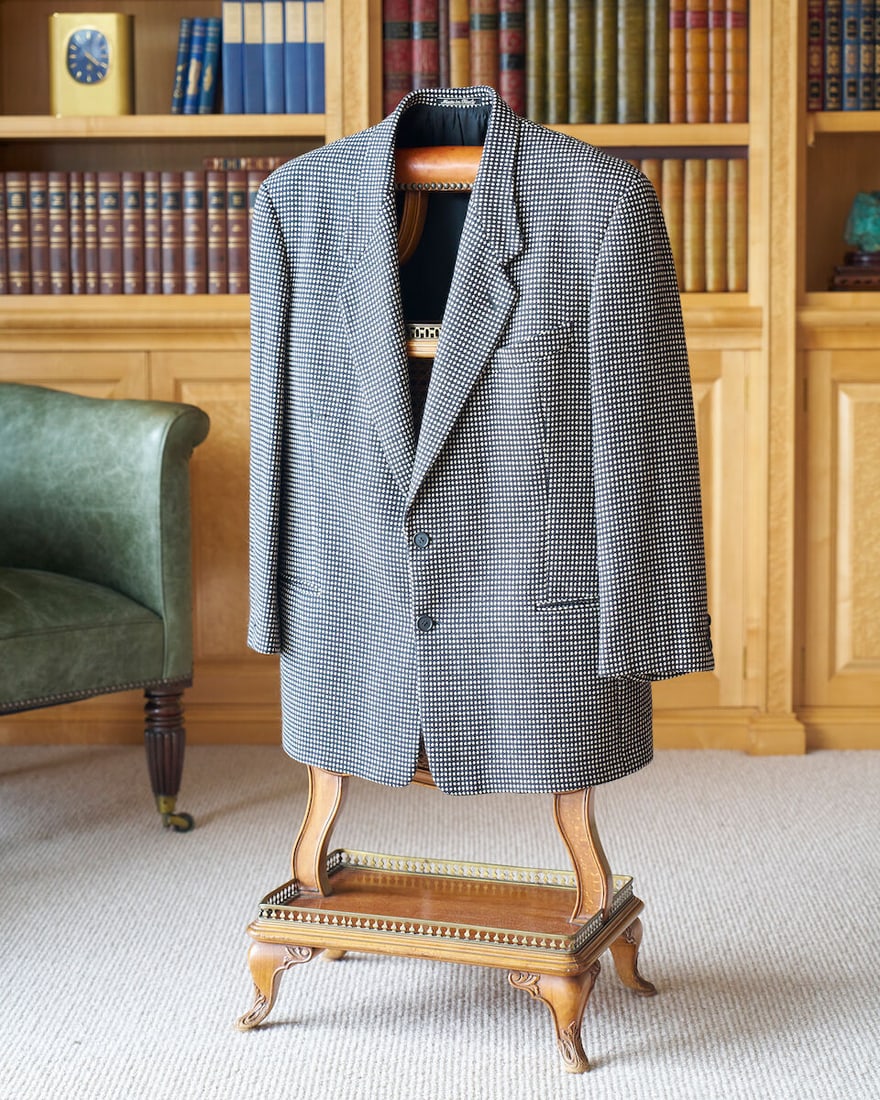 Giorgio Armani | sports coat: Giorgio Armani | sports coat size 42 Long, labeled 'Giorgio Armani Made in Italy', care label to pocket, marked 'Virgin wool and cashmere', fully lined, signs of wear, good condition. For further info