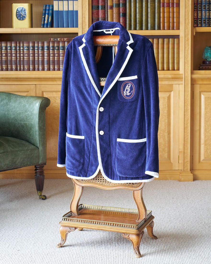 Brioni | navy terry '5-Star Resort' towelling jacket size XL, labelled 'Brioni made in Italy', c...: Brioni | navy terry '5-Star Resort' towelling jacket size XL, labelled 'Brioni made in Italy', care label to pocket, 100% cotton, in very good condition with slight signs of wear, For further informat