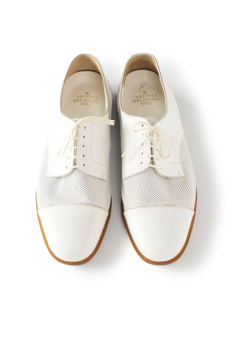 Artioli | white leather brogues size 10: Artioli | white leather brogues size 10 with tan rubber soles, light wear in good condition For further information on this lot please visit Bonhams.com For further information about this lot please