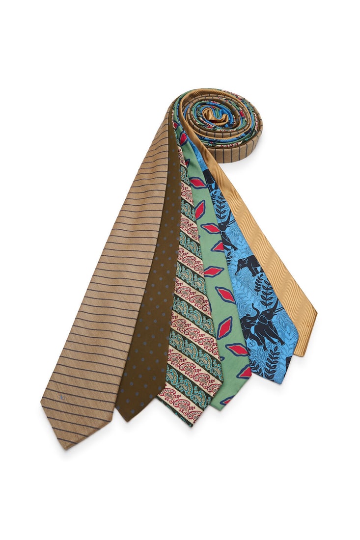 Valentino | a group of six neckties: Valentino | a group of six neckties made of silk and wool in various prints and patterns For further information on this lot please visit Bonhams.com For further information about this lot please