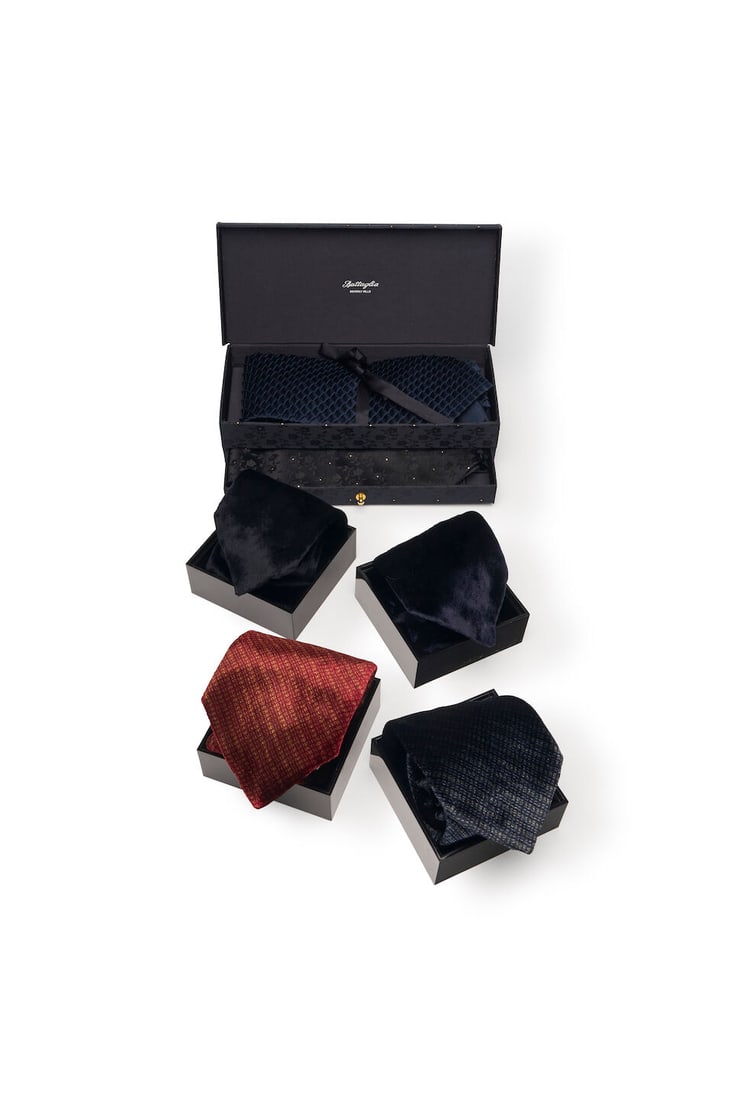 Georgio Armani and Battaglia | a group of evening neckties (1 of 1)