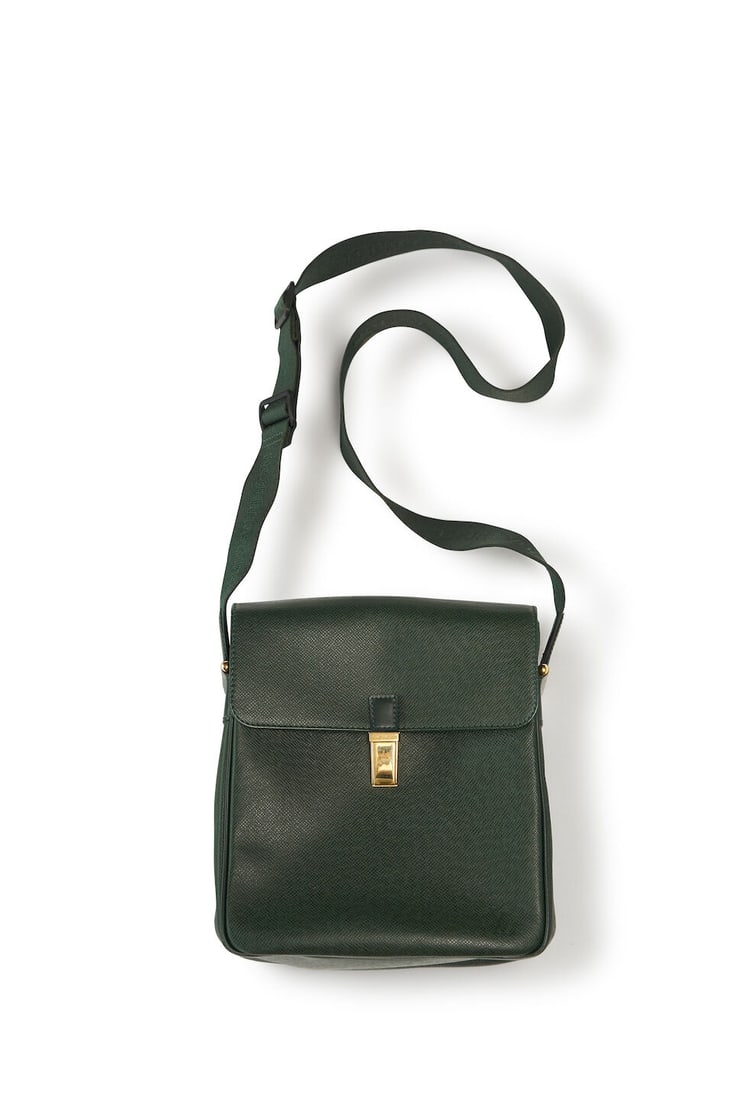 Louis Vuitton | Yaranga shoulder bag: Louis Vuitton | Yaranga shoulder bag in Taiga epi green leather with gold hardware, in very good condition with some light scuffs, light marks to the should strap, 26.0 x 23.0 x 11.0cm For further inf