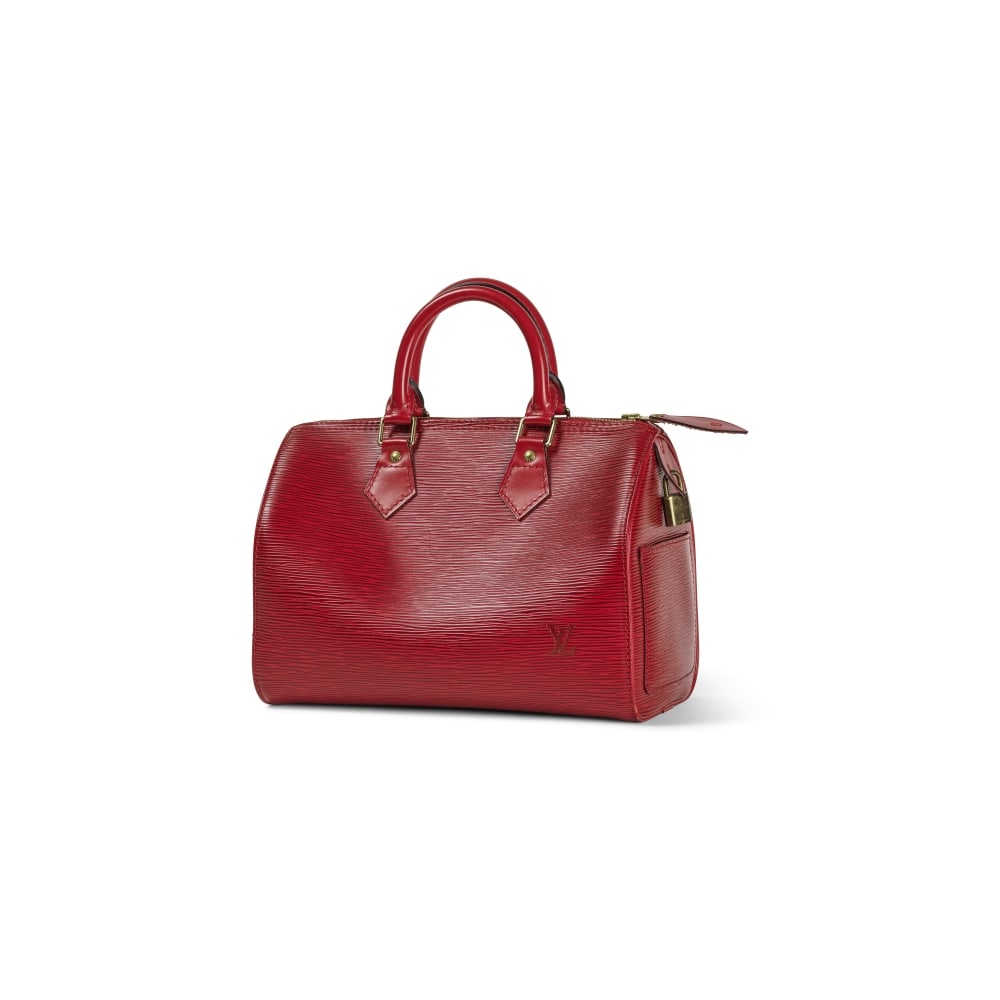 Louis Vuitton. Sac Speedy en cuir Epi rouge. Louis Vuitton. Speedy bag in red Epi leather.: Louis Vuitton. Sac Speedy en cuir Epi rouge. Louis Vuitton. Speedy bag in red Epi leather. Cadenas et clés. Padlock and keys. 25 x 18 x 13 cm. Footnotes: Très bon état général