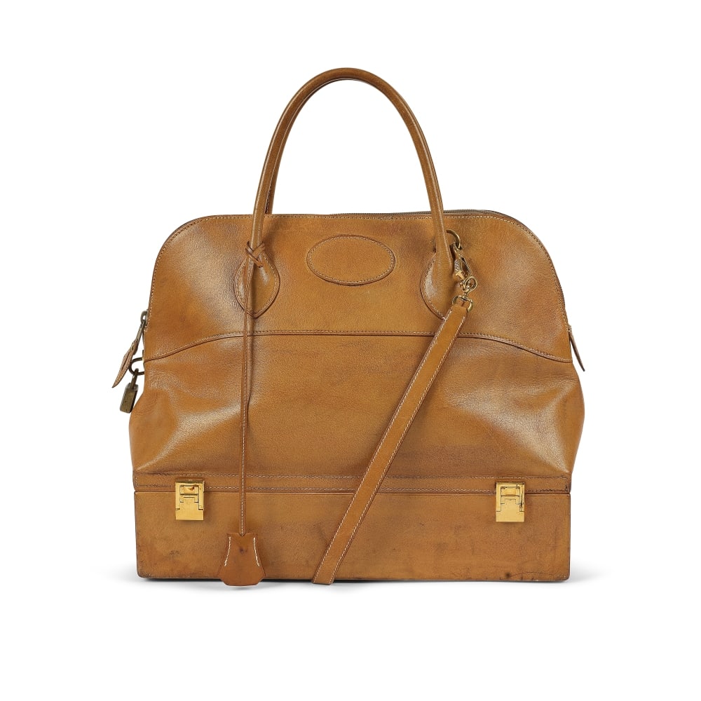 Hermès Paris Made in France, année 1989. Sac Mac Pherson 34 en cuir gold. Hermès ... (1 of 1)