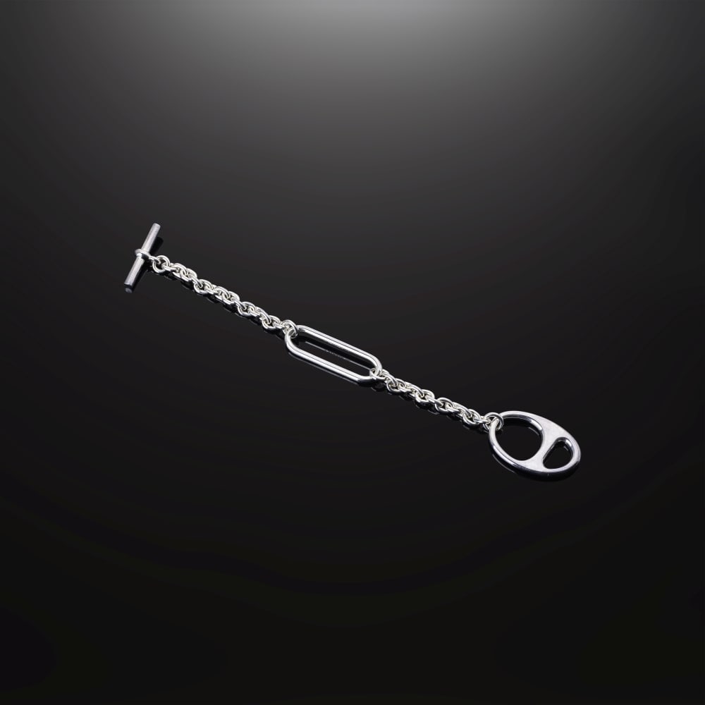 Hermès Paris. Bracelet Chaîne d'Ancre Twist en argent 925 °/°°. Herm...: Hermès Paris. Bracelet Chaîne d'Ancre Twist en argent 925 °/°°. Hermès Paris. Twist Anchor Chain Bracelet in 925 sterling silver. Taille indiquée/Size indicated: SH.