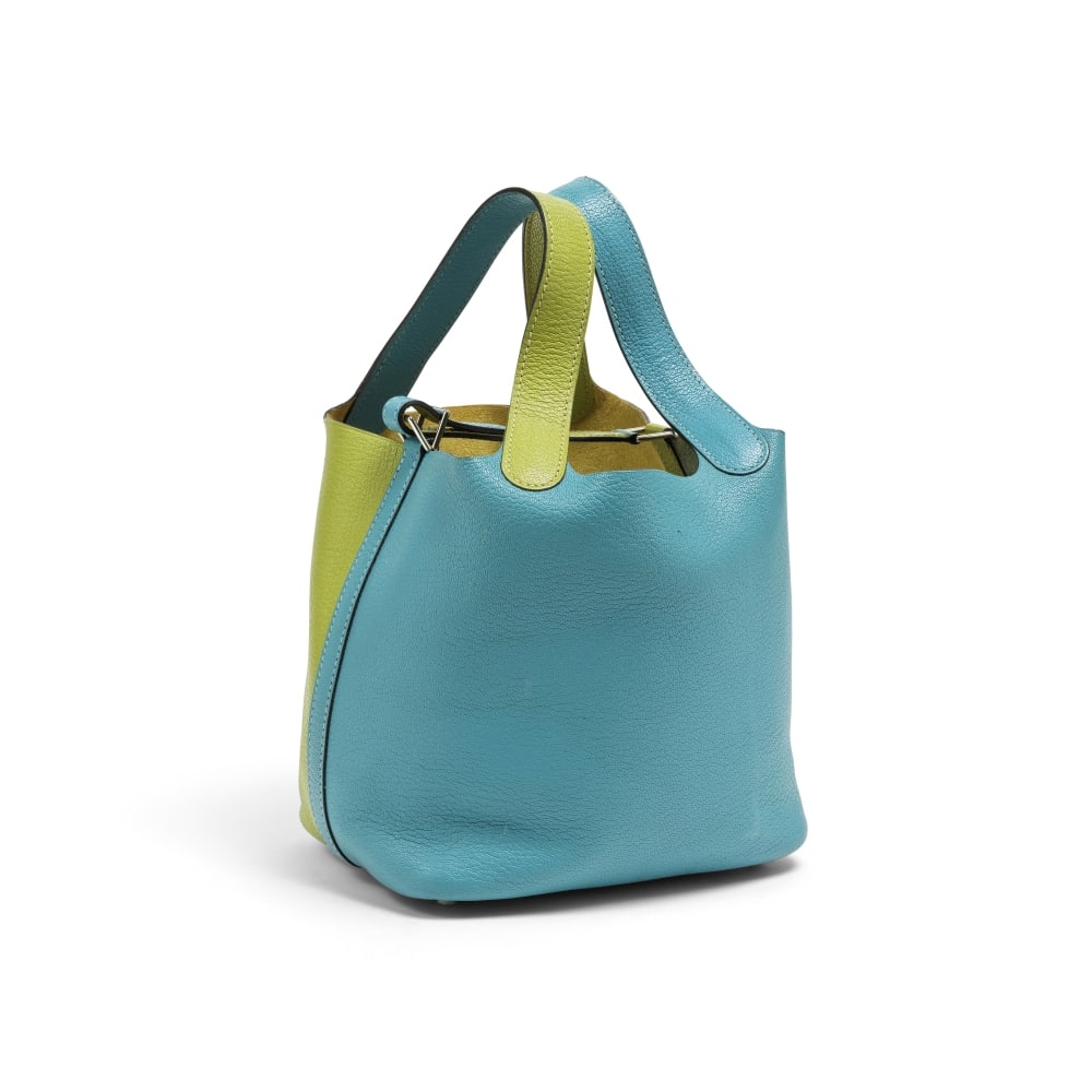 Hermès Paris, année 2006. Sac Picotin 18 en chèvre Mysore Vert Anis et Turquoise....: Hermès Paris, année 2006. Sac Picotin 18 en chèvre Mysore Vert Anis et Turquoise. Hermès Paris, year 2006. Picotin 18 bag in Anise Green and Turquoise Mysore goatskin. Condition gr