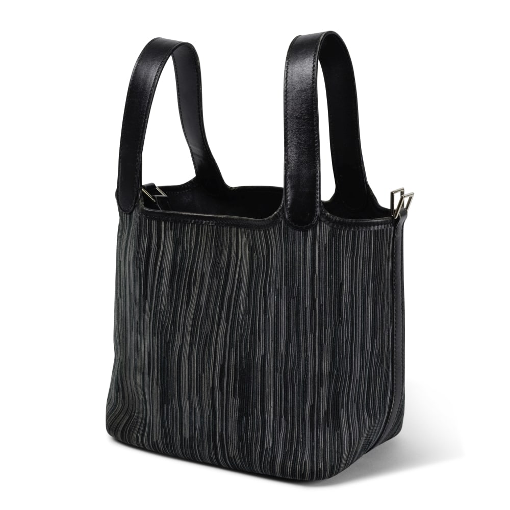 Hermès Paris, année 2005. Picotin 18 en veau Box noir et cuir Vibrato gris, bleu. Herm... (1 of 1)