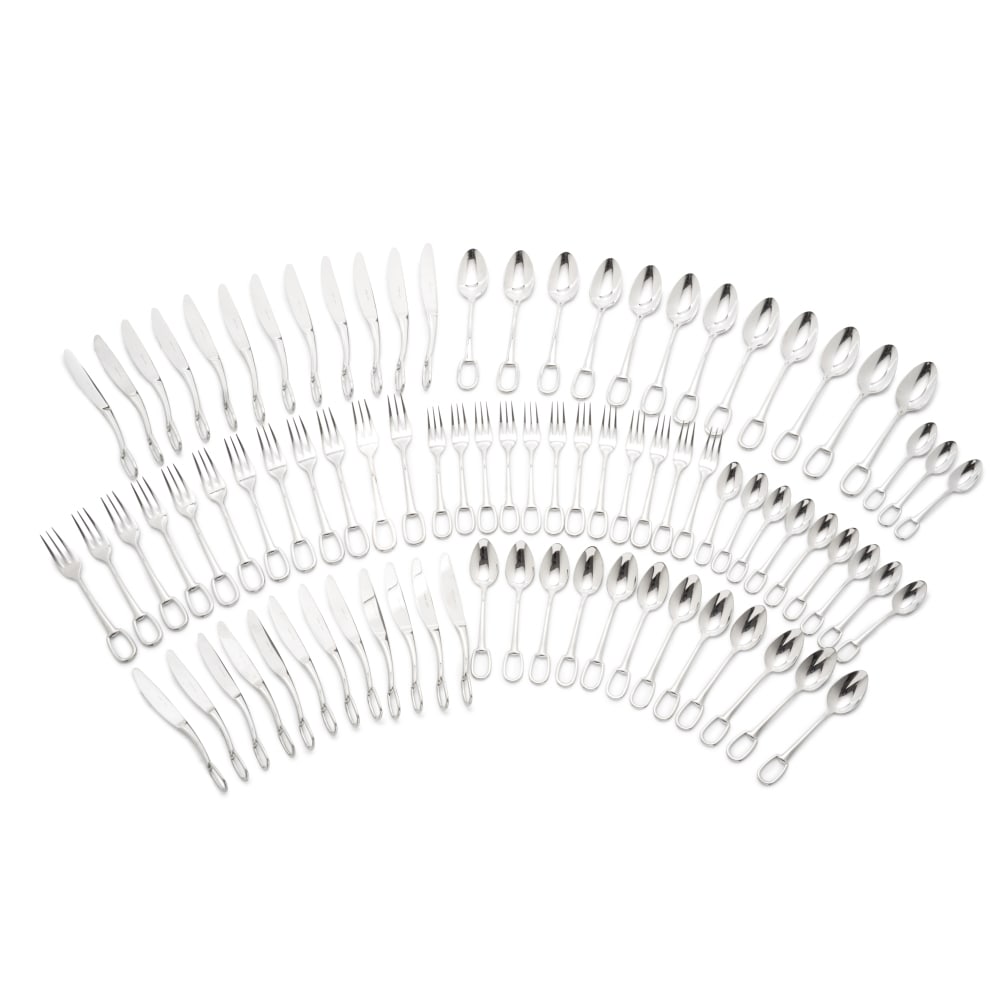 Hermès Paris. Ménagère Attelage en acier composé de 84 pièces. Herm...: Hermès Paris. Ménagère Attelage en acier composé de 84 pièces. Hermès Paris. Attelage steel cutlery set consisting of 84 pieces. Dessiné par Philippe Mouquet. 12 Cou
