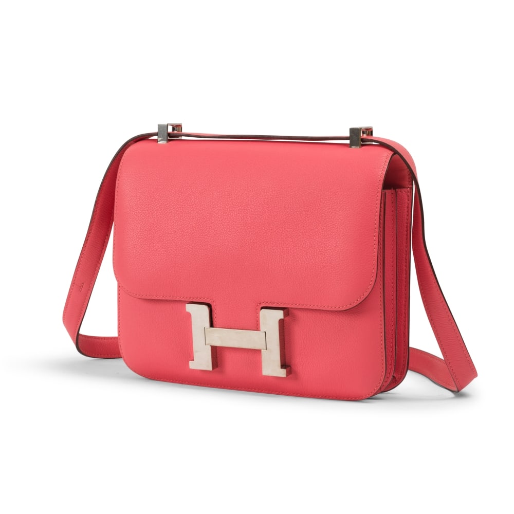 Hermès Paris, année 2017. Constance 23 en cuir Evercolor Rose Azalée. Hermès...: Hermès Paris, année 2017. Constance 23 en cuir Evercolor Rose Azalée. Hermès Paris, year 2017. Constance 23 in Evercolor Rose Azalée leather. Condition grade: A. 23 x 19 x 7 c