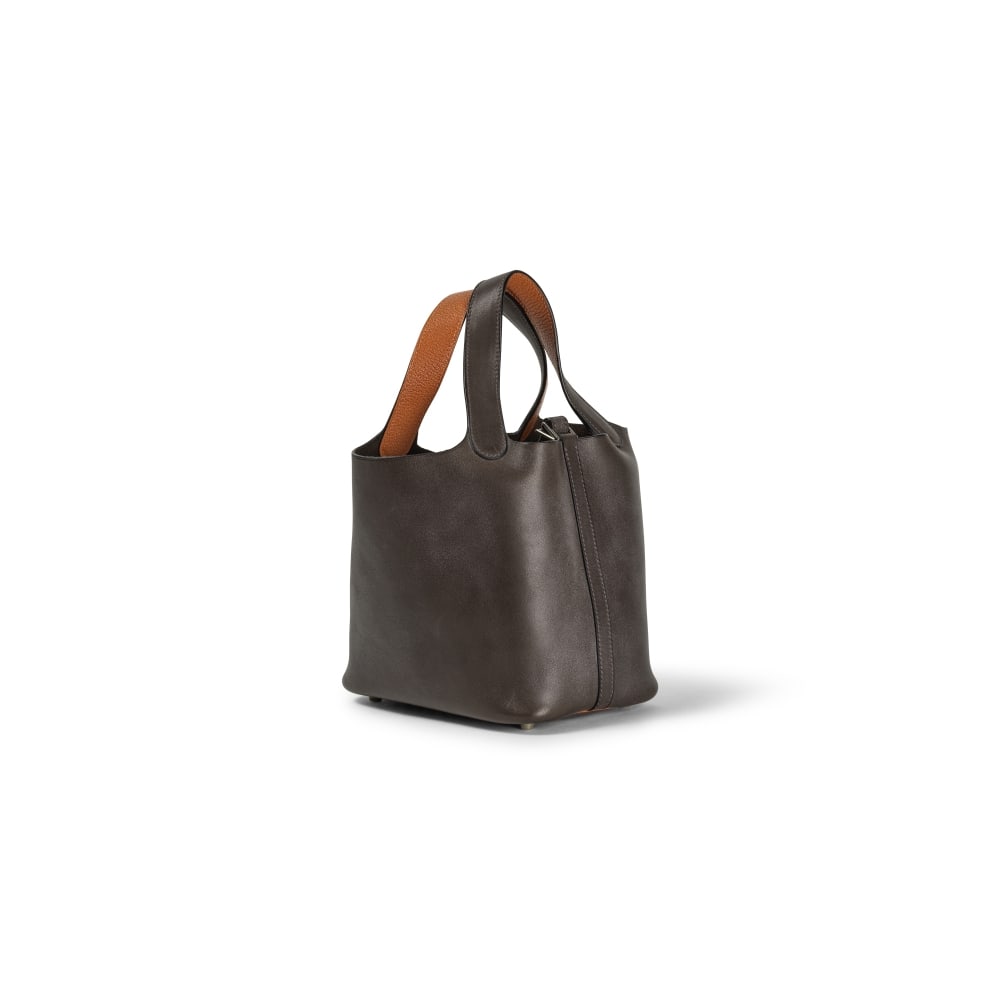 Hermès Paris, année 2004. Picotin 18 en veau Swift bicolor ébène vieilli et ... (1 of 1)