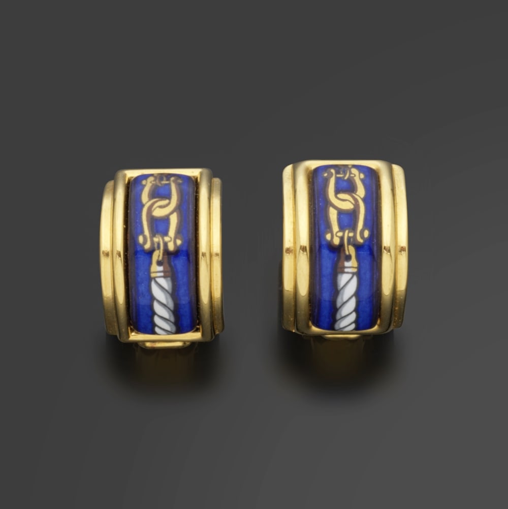 Hermès Paris. Clips d'oreilles en métal doré émaillé bleu et bracelet &... (1 of 1)