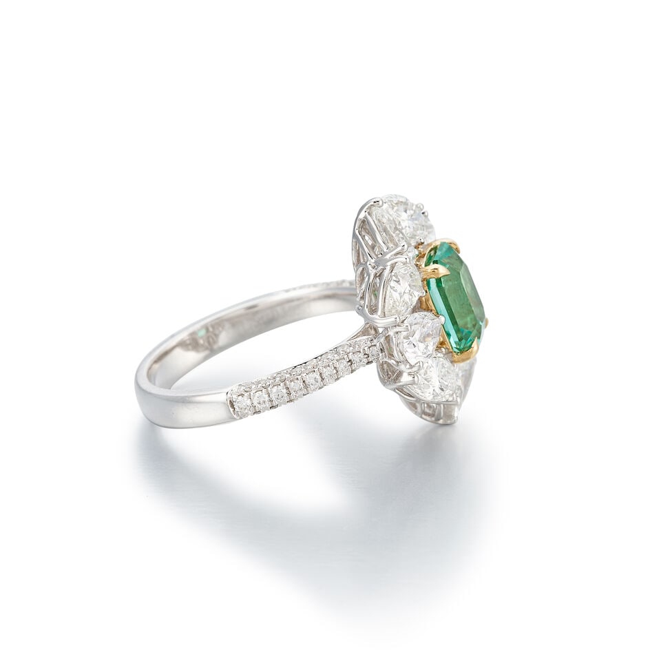 EMERALD AND DIAMOND RING AND EARRING SET (2) - 4