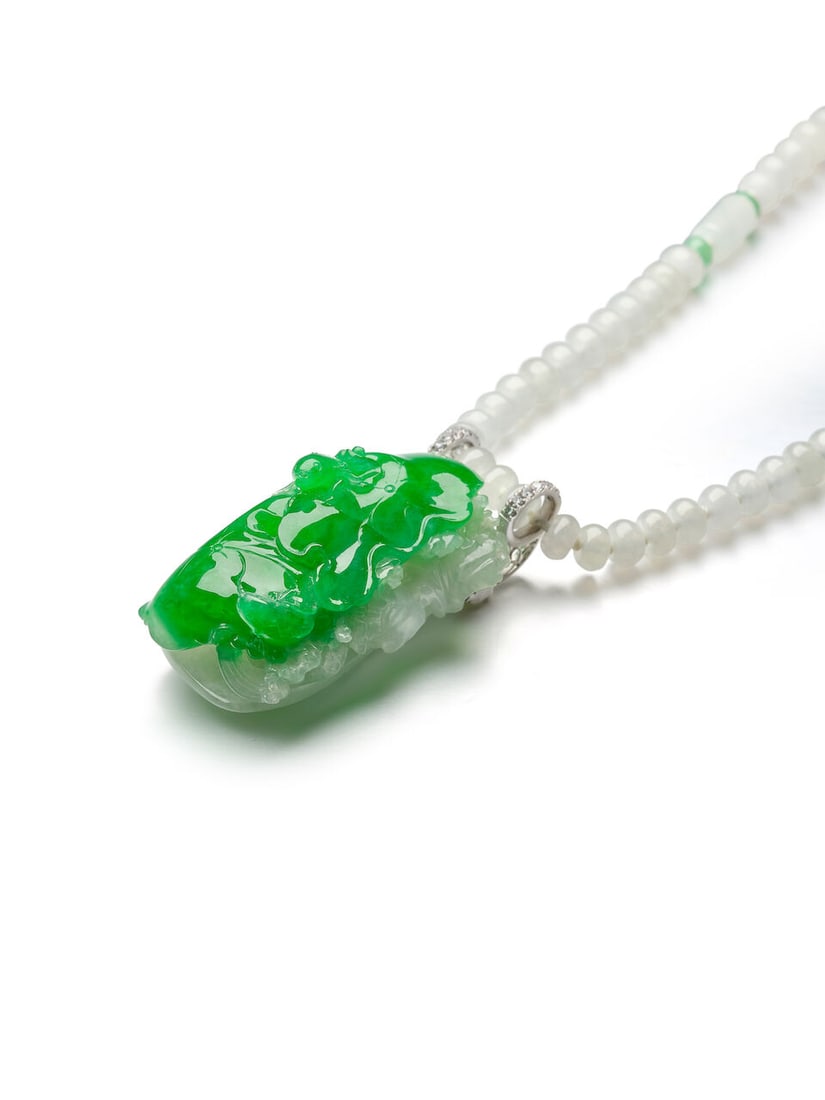 JADEITE 'LOTUS LEAF AND FISH' AND DIAMOND PENDANT WITH JADEITE BEAD NECKLACE - 3