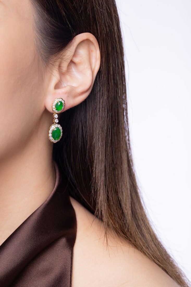 PAIR OF JADEITE AND DIAMOND PENDENT EARRINGS - 2