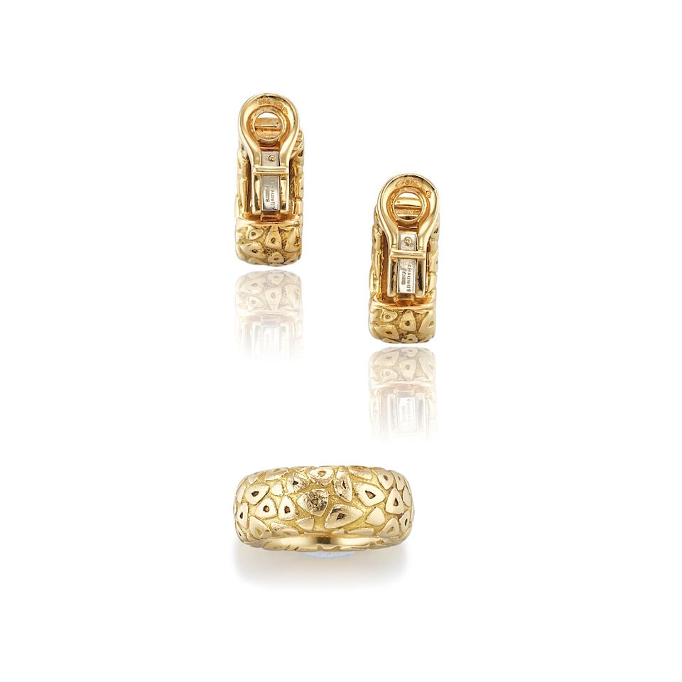 CHAUMET PARIS: GOLD RING AND EARCLIP SET (2) - 2