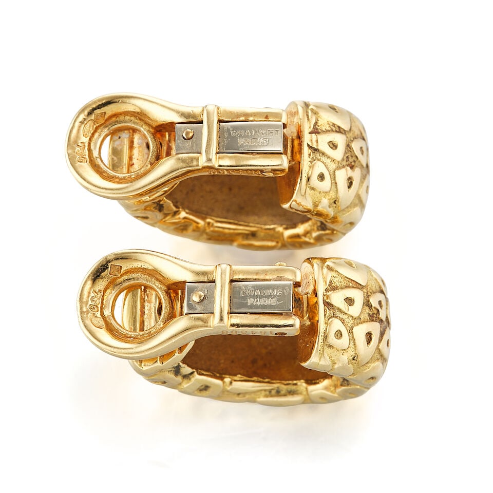 CHAUMET PARIS: GOLD RING AND EARCLIP SET (2) - 3