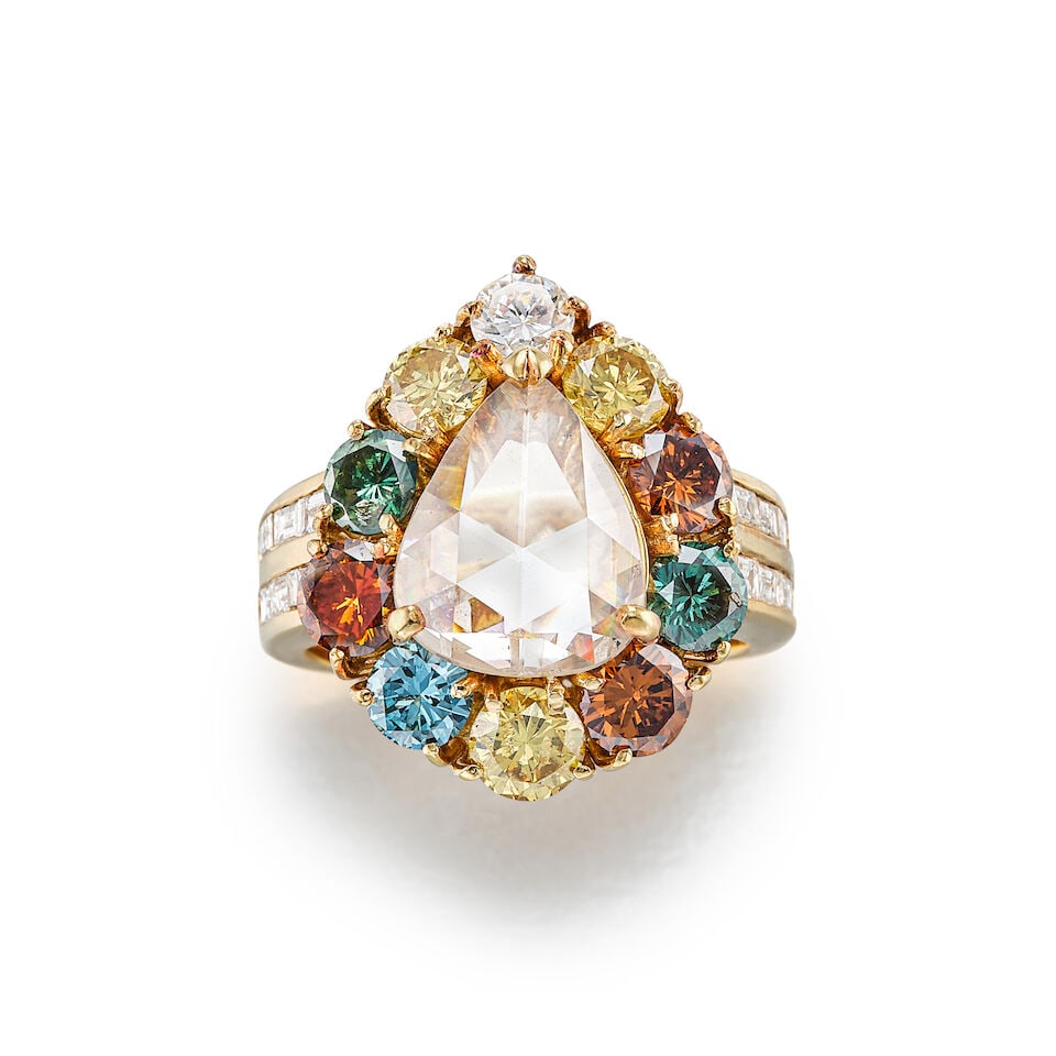 DIAMOND AND COLOURED DIAMOND RING (1 of 4)