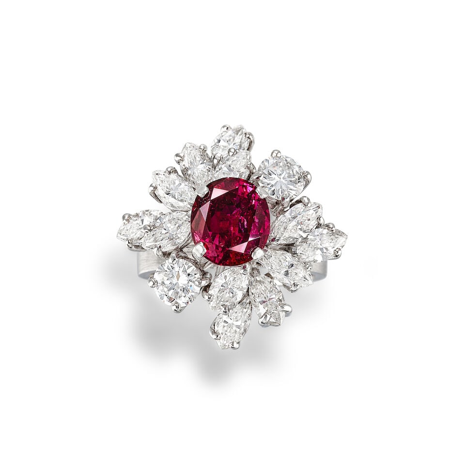 RUBY AND DIAMOND RING: RUBY AND DIAMOND RING 天然「泰國」紅寶石配鑽石戒指 Certificate: GIA, Ruby, natural, Red, Thailand, heated (254785806