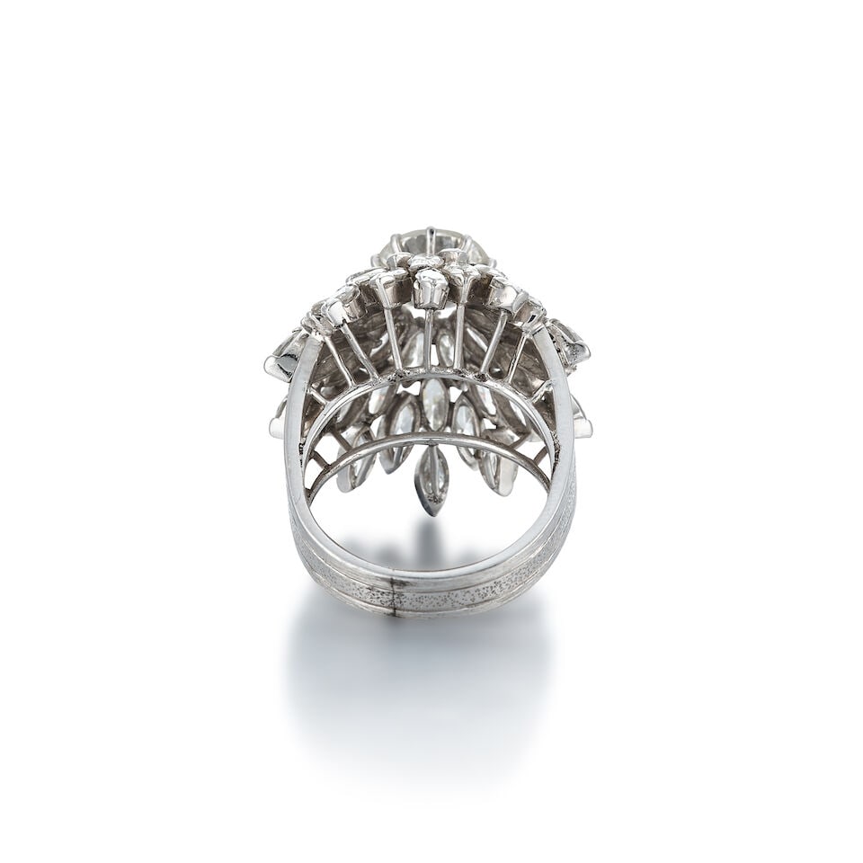 DIAMOND CLUSTER RING - 3