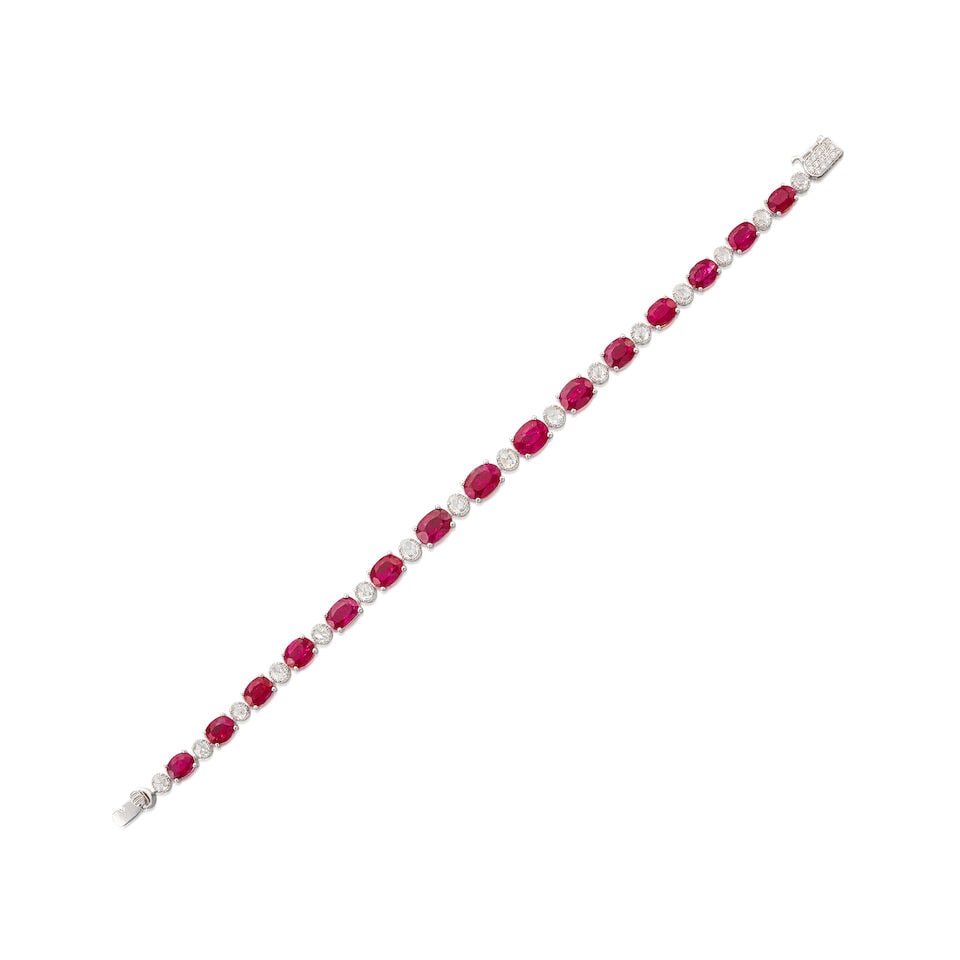 RUBY AND DIAMOND BRACELET: RUBY AND DIAMOND BRACELET 紅寶石配鑽石手鍊 Certificate: AIGS, selected ruby, natural, vivid red ('Pigeon Blood'), Myanmar, unheated (GFC25082201, 4