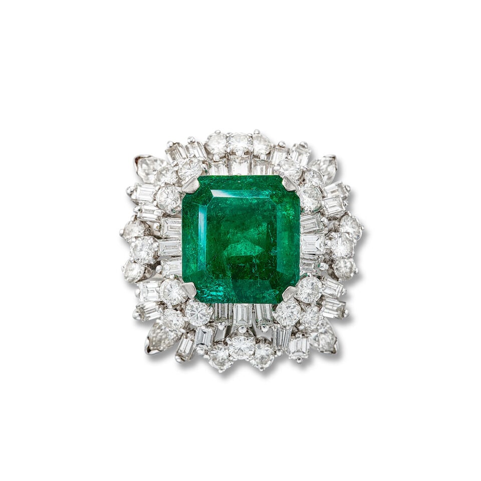 EMERALD AND DIAMOND RING: EMERALD AND DIAMOND RING 天然祖母綠配鑽石戒指 Certificate: SIG, emerald, natural, vivid green ('Muzo Green'), minor clarity