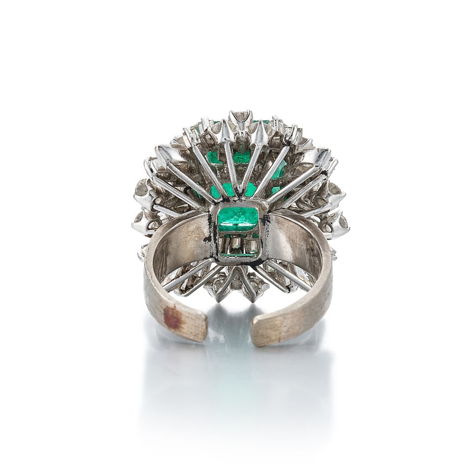 EMERALD AND DIAMOND RING - 3