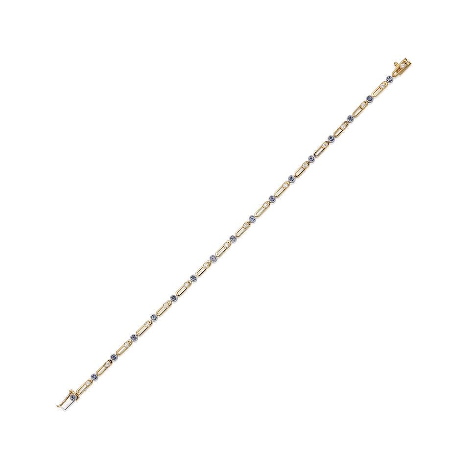 ALEXANDRITE CHRYSOBERYL AND DIAMOND BRACELET: ALEXANDRITE CHRYSOBERYL AND DIAMOND BRACELET 亞歷山大變色石配鑽石手鍊 Metal: 18 karat white and yellow gold Length: