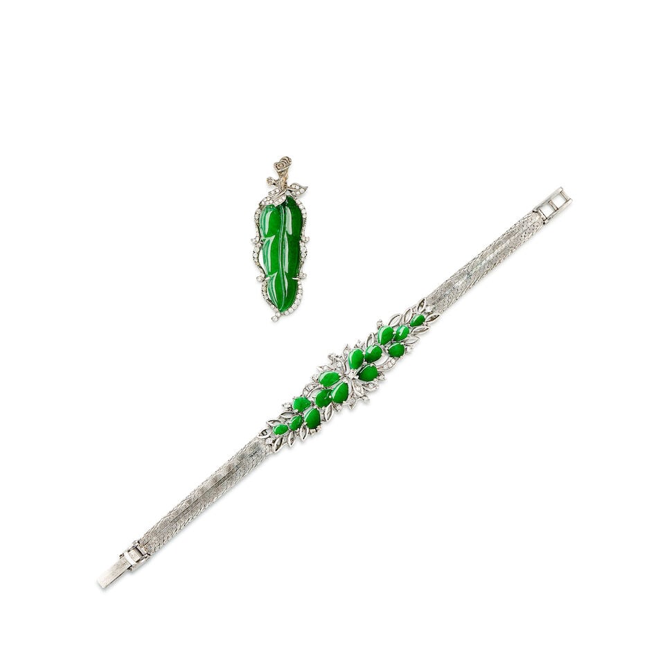 JADEITE AND DIAMOND BRACELET AND 'LEAF' PENDANT (2): JADEITE AND DIAMOND BRACELET AND 'LEAF' PENDANT 天然翡翠配鑽石手鍊及「玉葉」吊墜 Certificates: 2 HKJSL,