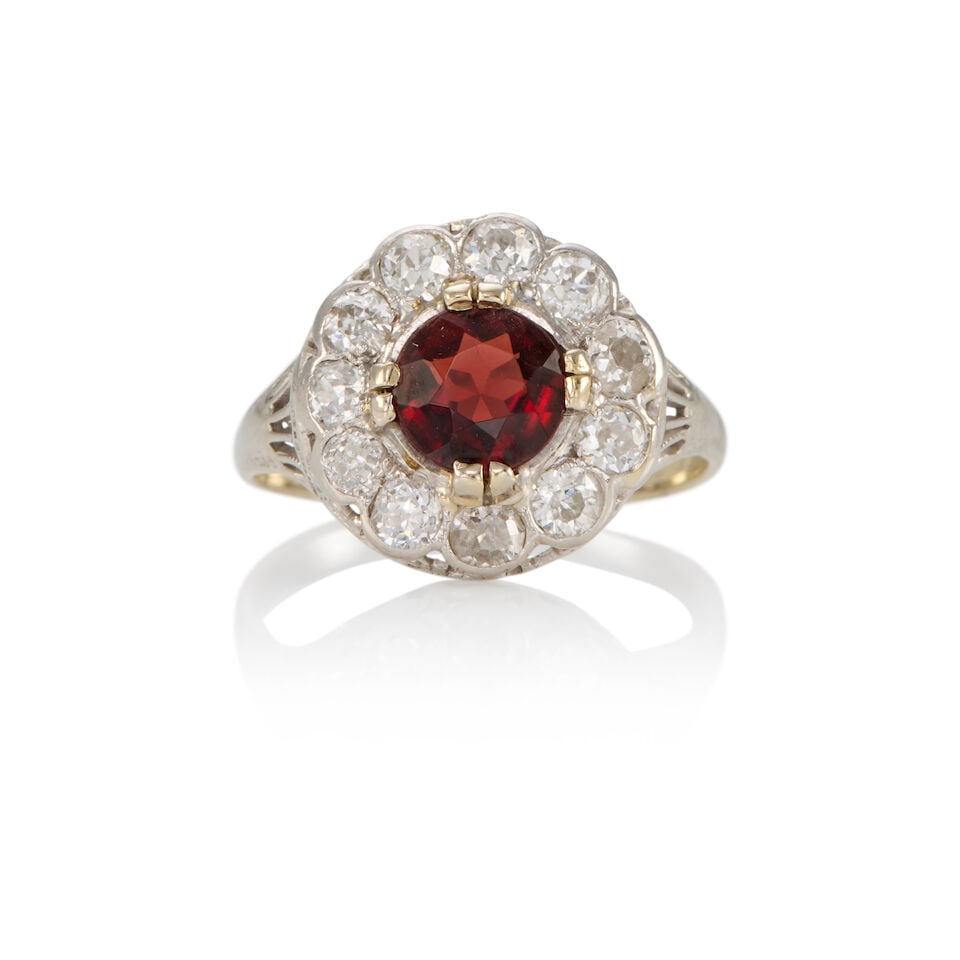 VINTAGE GOLD, DIAMOND AND GARNET RING (1 of 2)