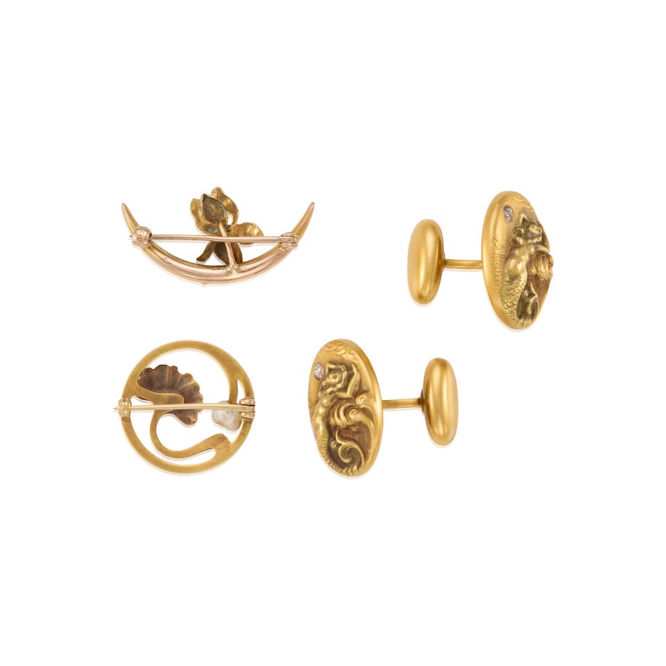 GROUP OF ART NOUVEAU GOLD ACCESSORIES - 2