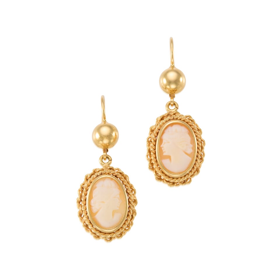 PAIR OF 18K GOLD AND SHELL CAMEO EARRINGS (1 of 2)
