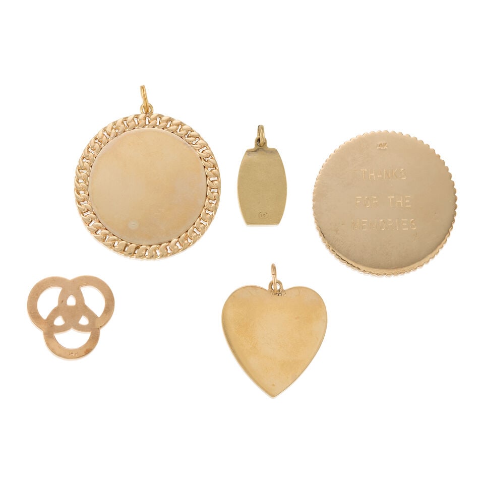 GROUP OF GOLD ITEMS - 2