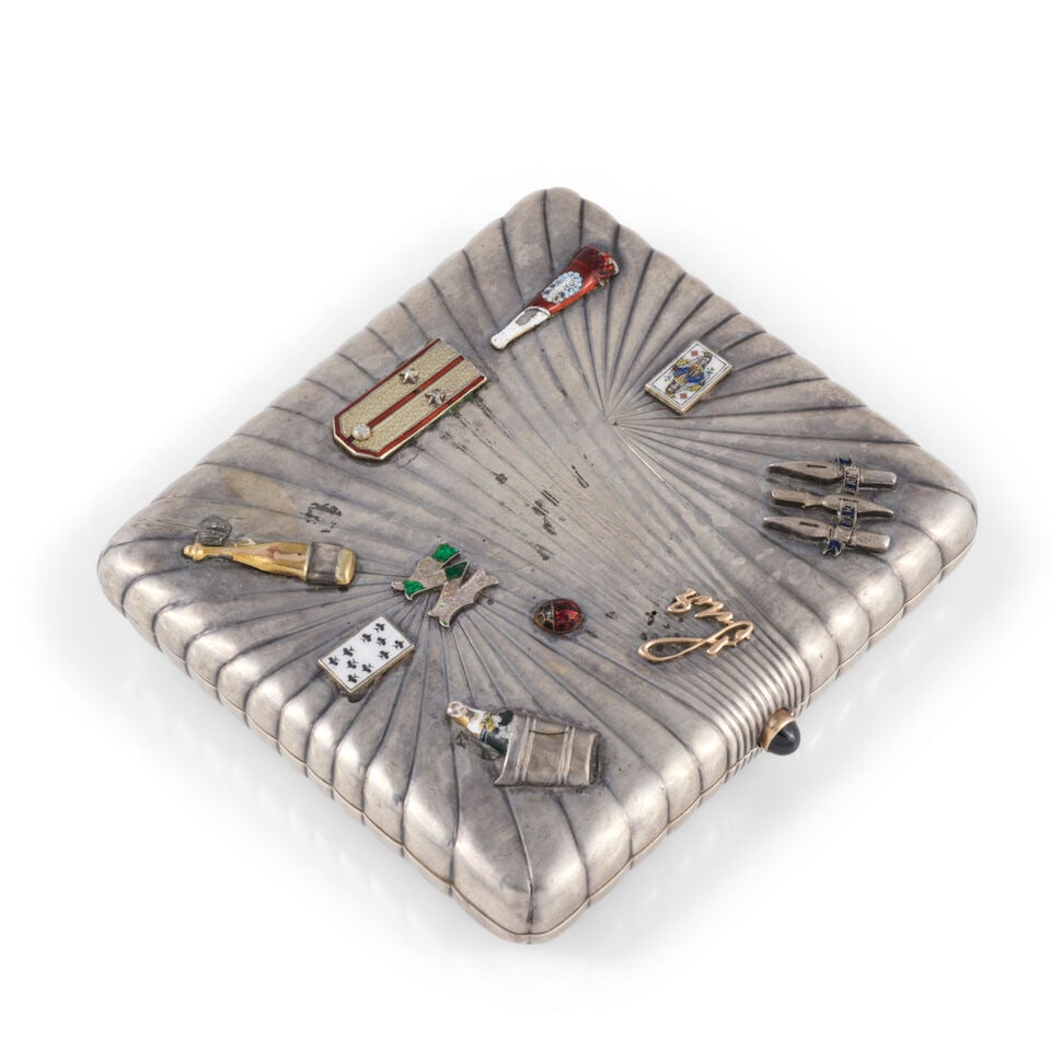 Boîte à cigarettes russe en vermeil et décor en émail A Russian silver-gilt ... - 3