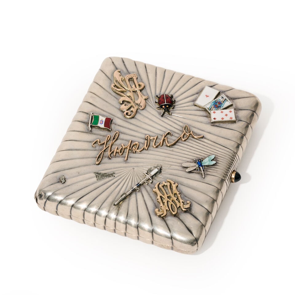 Boîte à cigarettes russe en vermeil et décor en émail A Russian silver-gilt ... - 4
