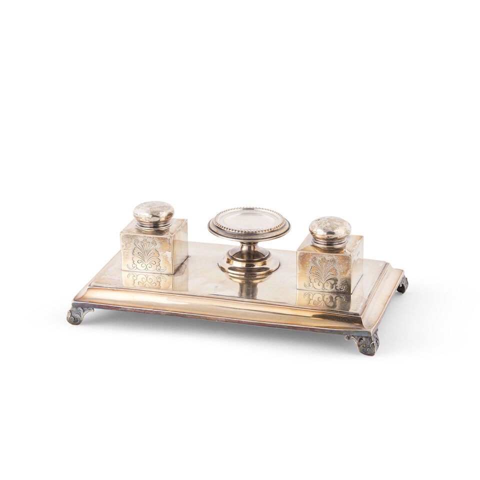 Encrier russe en argent 800 °/°°A Russian 800 °/°° silver inkstand... (1 of 2)