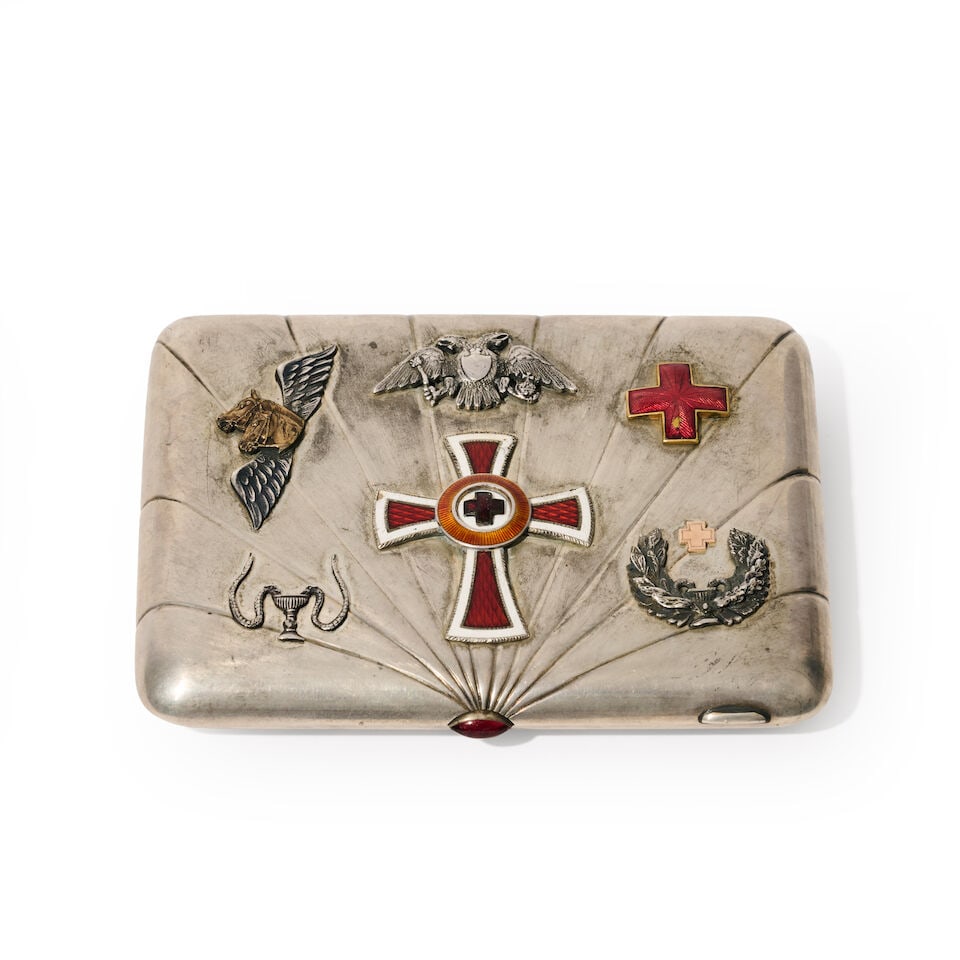 Boîte à cigarettes russe en vermeil et décor en émail A Russian silver-gilt ... - 4