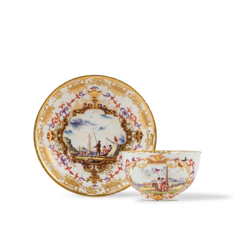 Bol à thé et une soucoupe en porcelaine de Meissen, vers 1730 A Meissen teabowl and a ... - 2