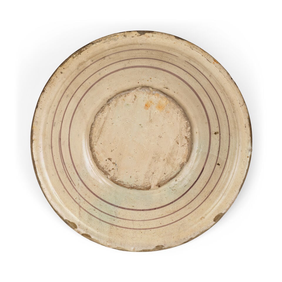 Plat creux en majolique de Montelupo, XVIIe siècle A Montelupo maiolica dish, 17th century - 2
