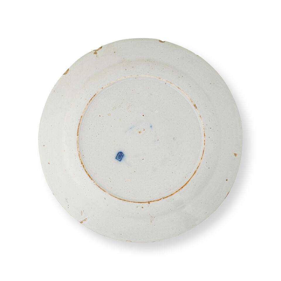 Assiette en faïence de Delft, vers 1720-40 A Dutch Delft plate, circa 1720-40 - 2
