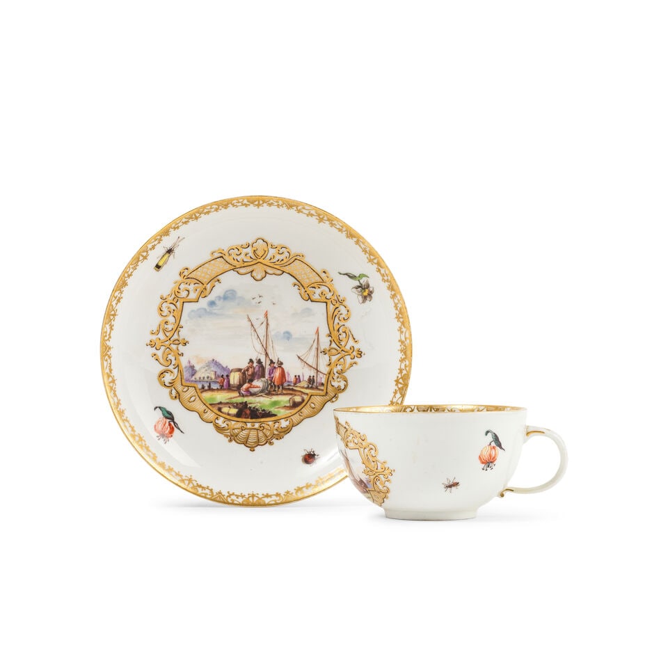 Tasse et soucoupe en porcelaine de Meissen, vers 1763-1774 A Meissen cup and saucer, circa 1763... - 2