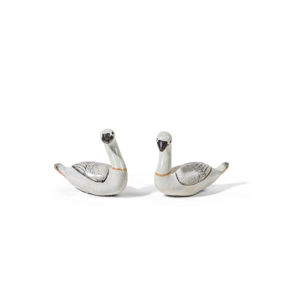 Paire de cygnes en miniature, faïence de Delft, XVIIIe siècle A pair of Dutch Delftwar... - 2