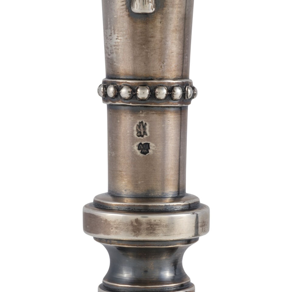 Paire de flambeaux en argent, fin du XVIIIe siècle A pair of silver candlesticks, late 18t... - 2