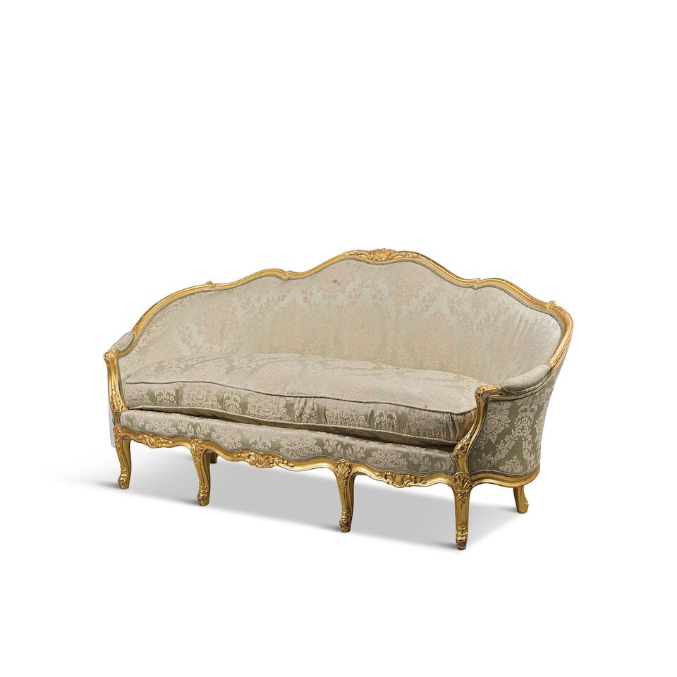Mobilier de salon en bois doré de style Louis XVA suite of Louis XV-style giltwood furniture - 2