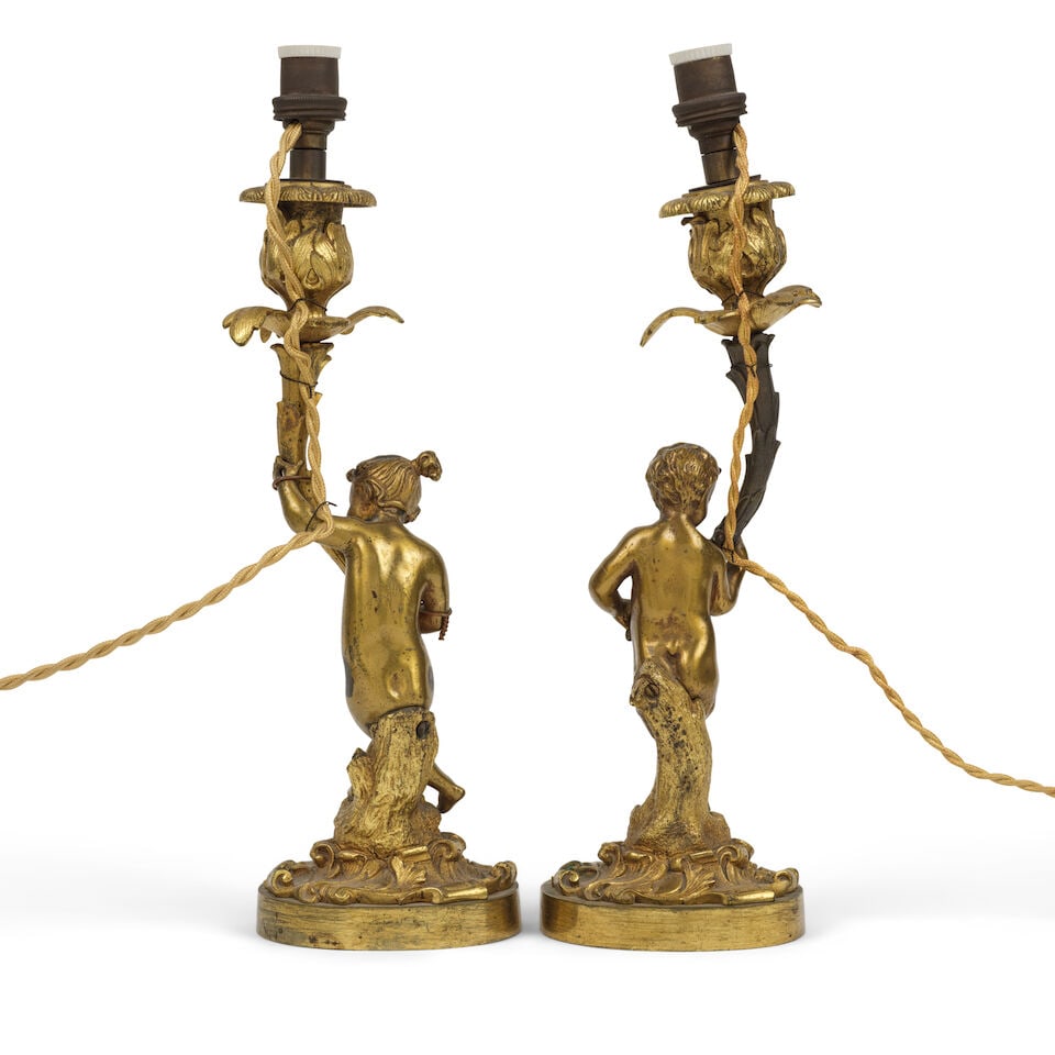 Paire de petits flambeaux en bronze doré et ciselé du XIXe siècleA pair of small ... - 2